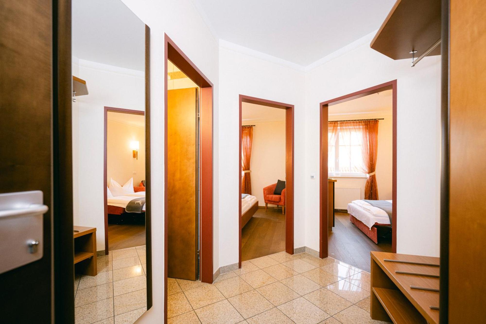 Gasthof Hotel Jaegerwirt Strasswalchen Ngoại thất bức ảnh