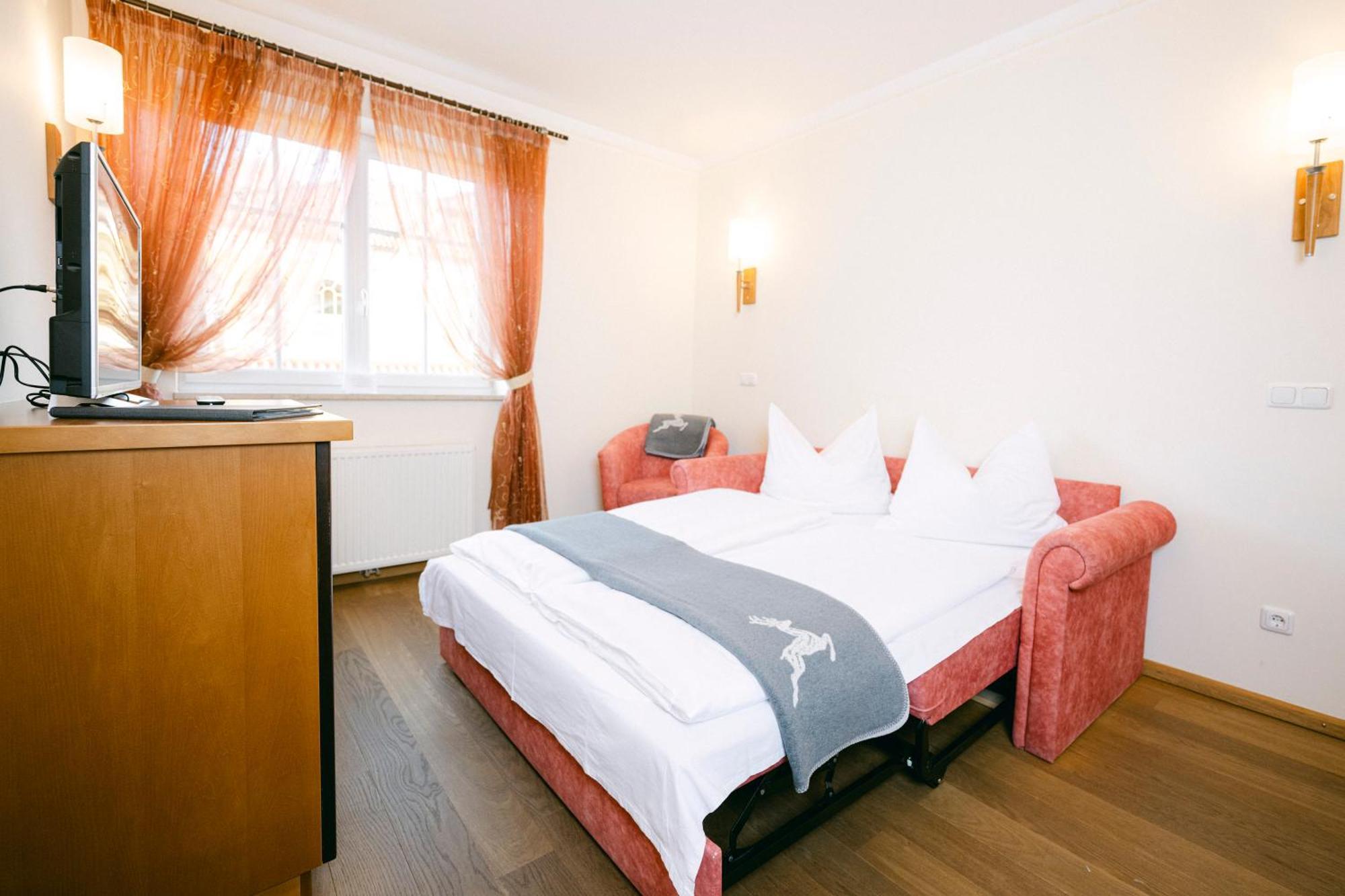 Gasthof Hotel Jaegerwirt Strasswalchen Ngoại thất bức ảnh