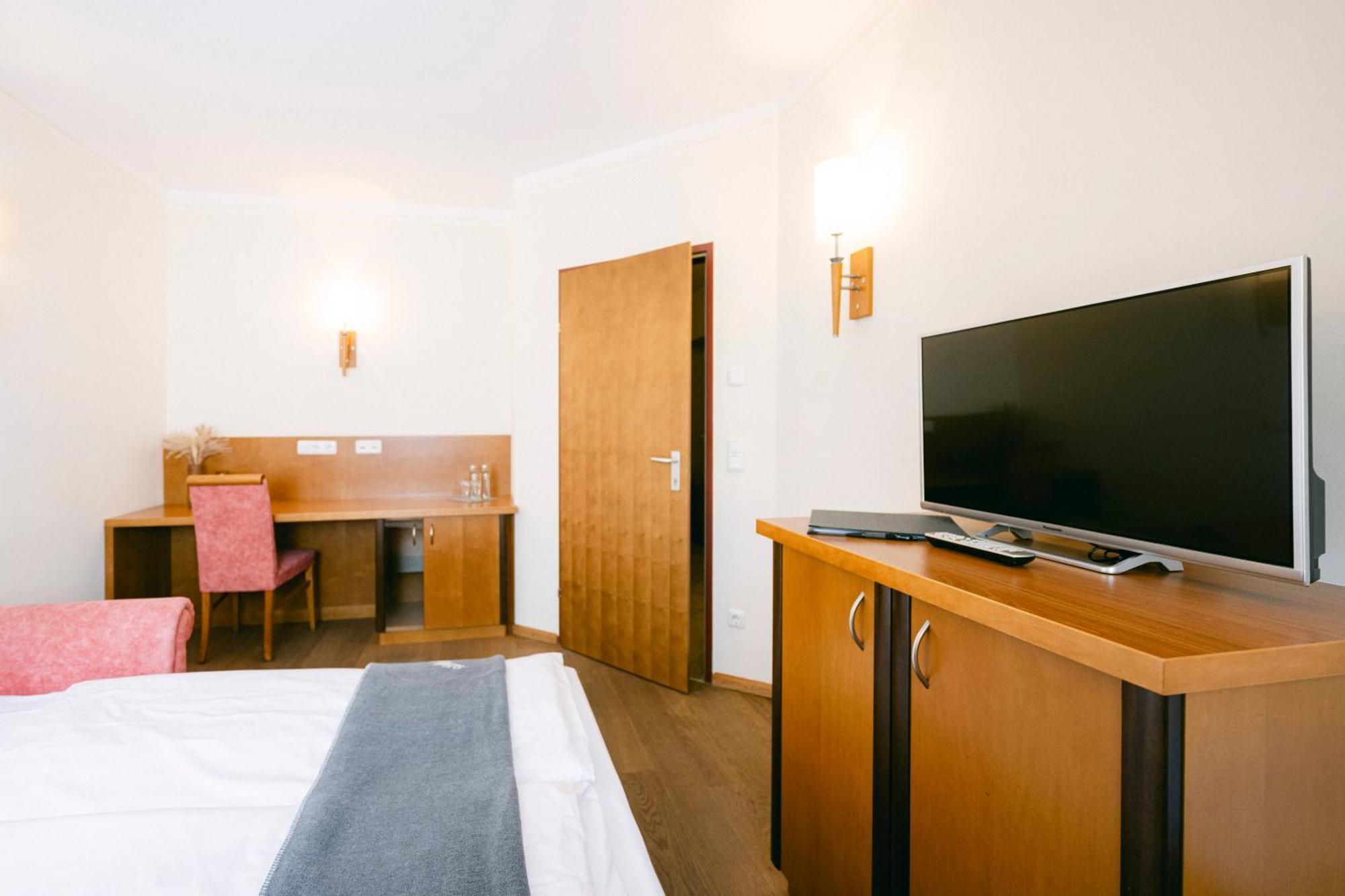 Gasthof Hotel Jaegerwirt Strasswalchen Ngoại thất bức ảnh