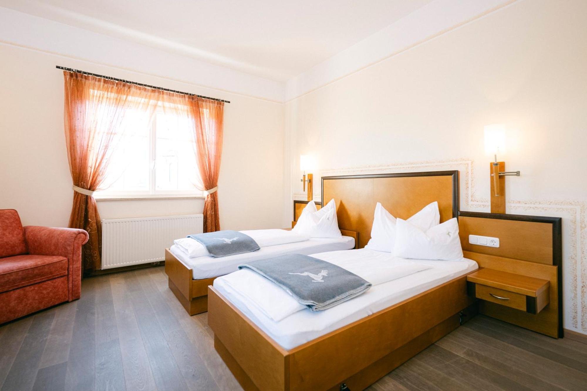 Gasthof Hotel Jaegerwirt Strasswalchen Ngoại thất bức ảnh