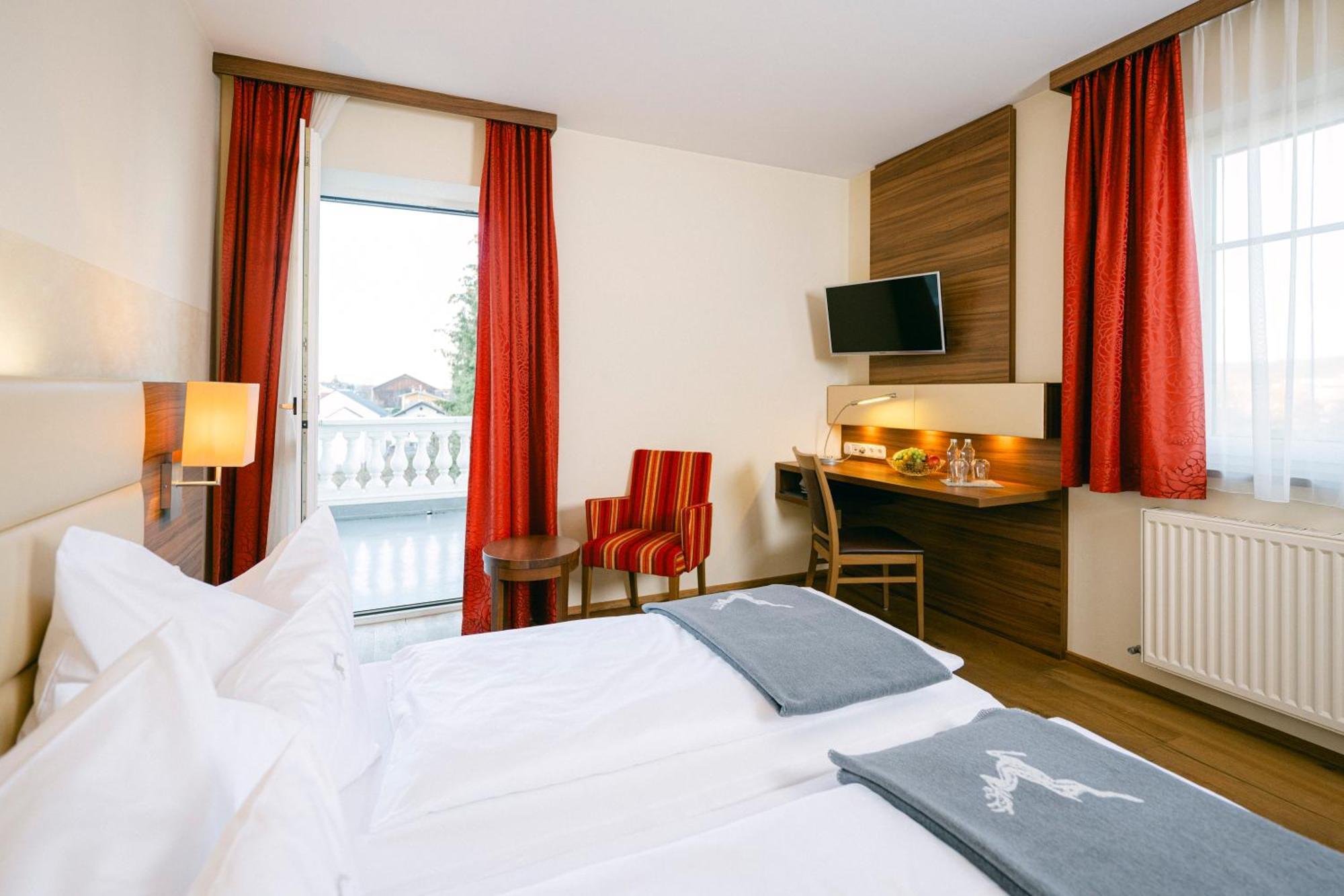 Gasthof Hotel Jaegerwirt Strasswalchen Ngoại thất bức ảnh