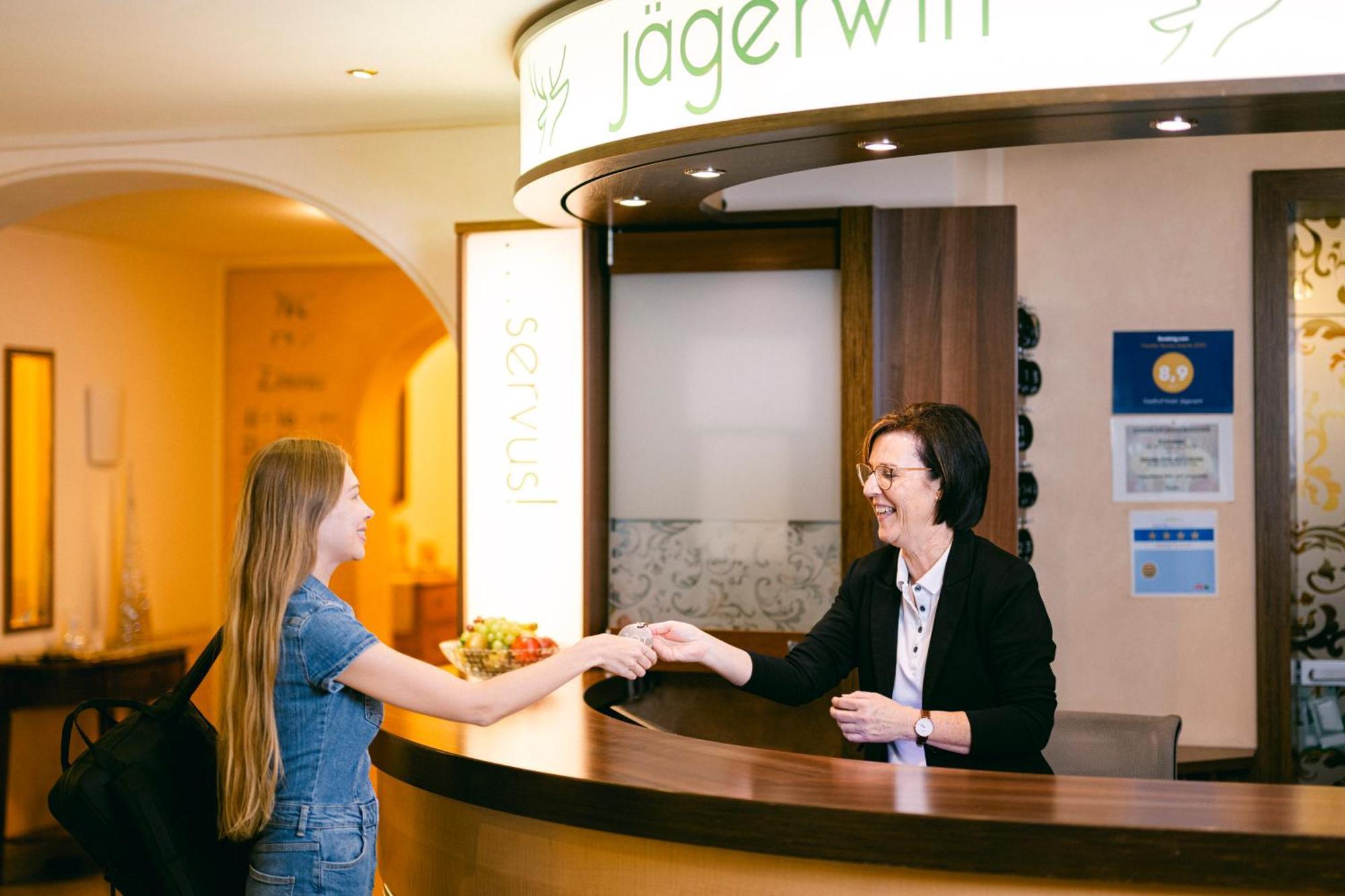 Gasthof Hotel Jaegerwirt Strasswalchen Ngoại thất bức ảnh